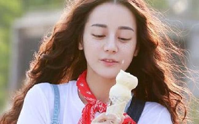 熱巴微博最新圖片，學(xué)習(xí)變化的力量，自信成就旅程的閃耀瞬間