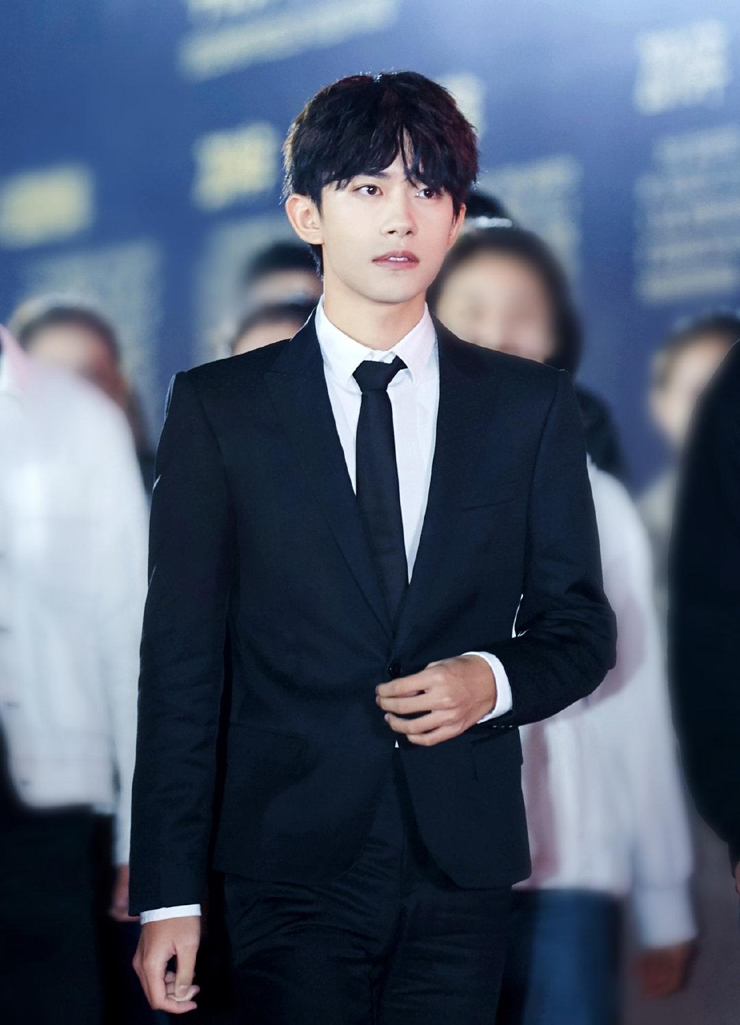 易烊千璽最新資訊，獲取最新動(dòng)態(tài)與技能學(xué)習(xí)的方法全解析