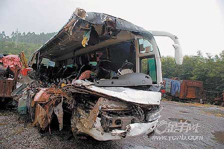 大客車(chē)車(chē)禍最新動(dòng)態(tài)，事故原因、救援進(jìn)展及預(yù)防措施全解析